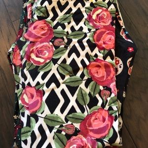 LuLaRoe Trellis Rose leggings | OS | GUC